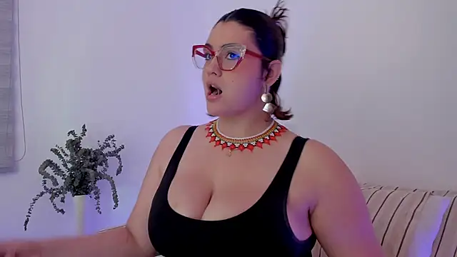 Candelariia  online show from March 2025 05:31:01 PM