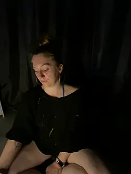 Snapshot of Stoner_BarbieXX chatting on June 2026 09:03:02 PM Stoner BarbieXX online show from June 2026 09:03:02 PM