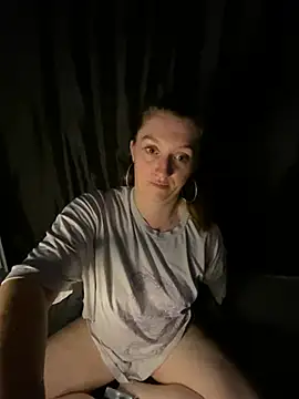 Snapshot of Stoner_BarbieXX chatting on June 2026 09:08:02 PM Stoner BarbieXX online show from June 2026 09:08:02 PM