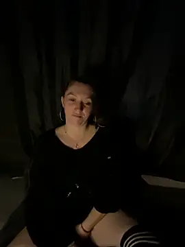 Snapshot of Stoner_BarbieXX chatting on June 2026 08:37:02 PM Stoner BarbieXX online show from June 2026 08:37:02 PM
