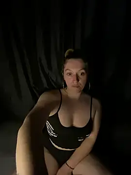 Snapshot of Stoner_BarbieXX chatting on July 2026 09:17:02 PM Stoner BarbieXX online show from July 2026 09:17:02 PM
