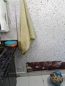 milf-kaira online show from January 2025 04:04:01 AM