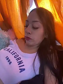 Snapshot of Little_aphrodite chatting on December 2024 09:04:02 PM Little aphrodite online show from December 2024 09:04:02 PM