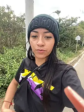 Snapshot of Little_aphrodite chatting on December 2024 08:37:01 PM Little aphrodite online show from December 2024 08:37:01 PM