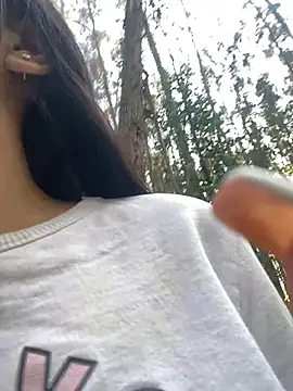 Snapshot of Little_aphrodite chatting on February 2025 09:28:01 PM Little aphrodite online show from February 2025 09:28:01 PM