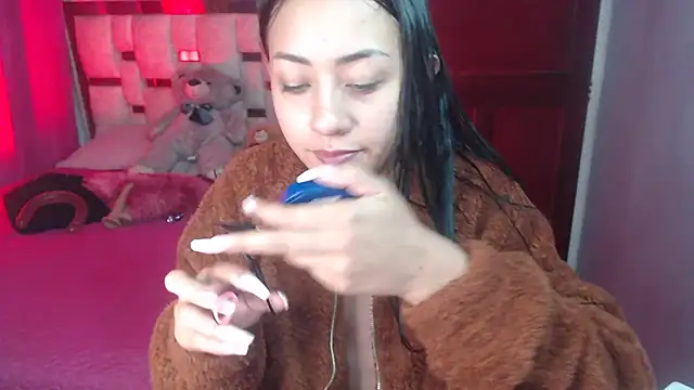 Snapshot of Little_aphrodite chatting on February 2025 10:05:02 AM Little aphrodite online show from February 2025 10:05:02 AM