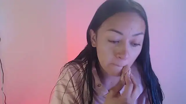 Snapshot of Little_aphrodite chatting on October 2025 05:14:01 PM Little aphrodite online show from October 2025 05:14:01 PM