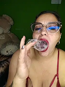Snapshot of emily_sweet13 chatting on July 2026 04:55:01 PM emily sweet13 online show from July 2026 04:55:01 PM
