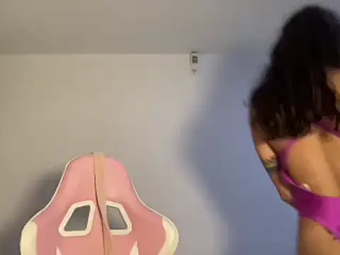 Snapshot of brithneysquirt chatting on February 2025 07:34:01 PM brithneysquirt online show from February 2025 07:34:01 PM