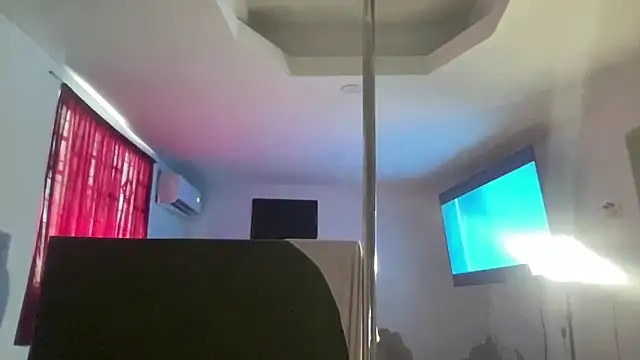 Snapshot of brithneysquirt chatting on March 2025 03:37:02 PM brithneysquirt online show from March 2025 03:37:02 PM