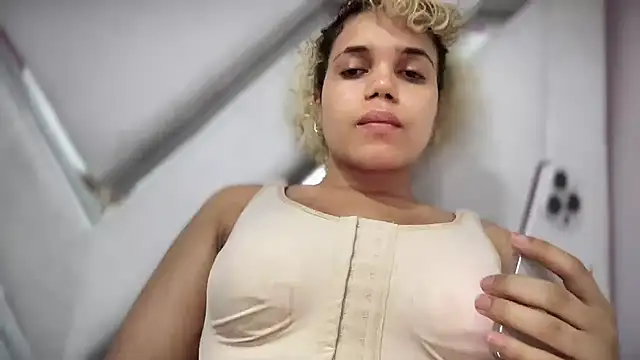 Snapshot of brithneysquirt chatting on November 2025 11:47:01 PM brithneysquirt online show from November 2025 11:47:01 PM