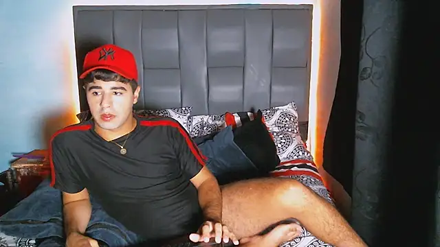 Snapshot of beautiful_james chatting on December 2024 03:14:02 AM beautiful james online show from December 2024 03:14:02 AM