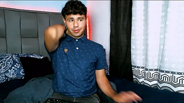 Snapshot of beautiful_james chatting on January 2025 10:01:02 PM beautiful james online show from January 2025 10:01:02 PM