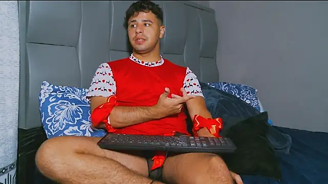 Snapshot of beautiful_james chatting on February 2025 02:53:01 AM beautiful james online show from February 2025 02:53:01 AM