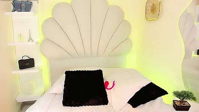 ValentinaMarinn online show from September 2025 09:15:02 PM