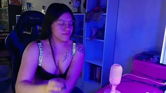 Snapshot of DirtyDi97 chatting on February 2026 03:31:02 PM DirtyDi97 online show from February 2026 03:31:02 PM