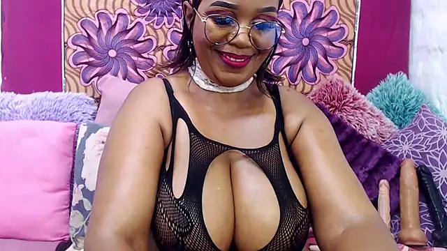 Snapshot of MATURExxxASS chatting on February 2026 06:44:02 AM MATURExxxASS online show from February 2026 06:44:02 AM