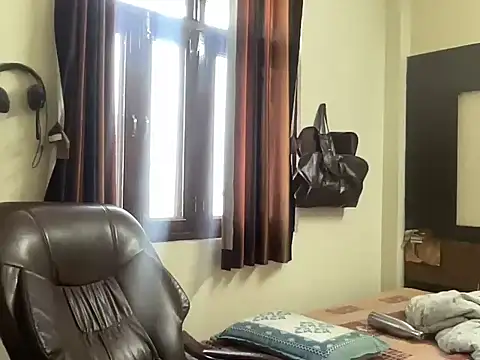 yourhero3466 online show from March 2026 11:15:02 AM