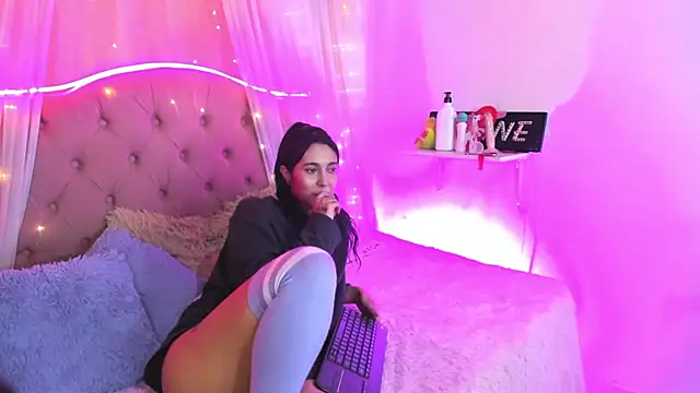  Mia  9 online show from February 2025 11:57:02 PM