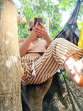 Betty20zx online show from March 2025 05:19:01 AM