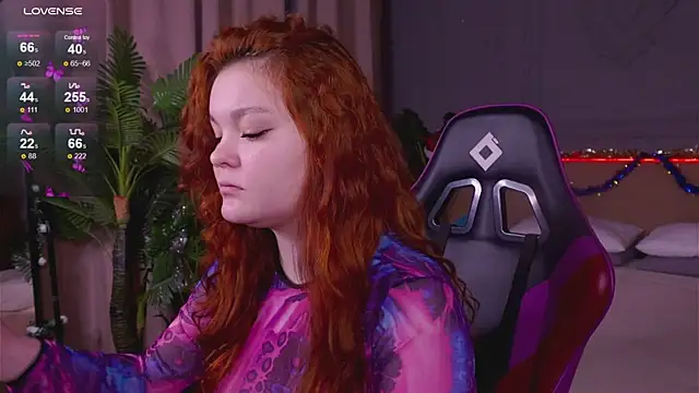 Snapshot of EnnySunrise chatting on December 2024 01:33:01 PM EnnySunrise online show from December 2024 01:33:01 PM