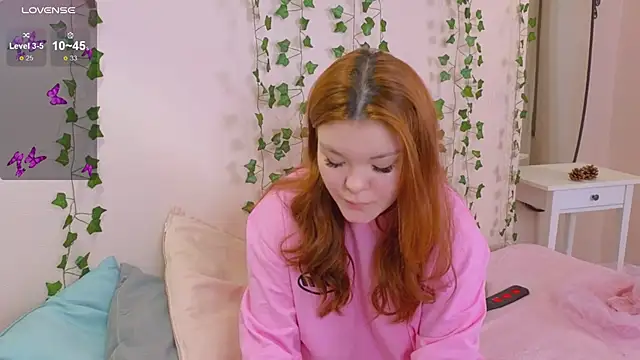 Snapshot of EnnySunrise chatting on January 2025 01:27:01 PM EnnySunrise online show from January 2025 01:27:01 PM