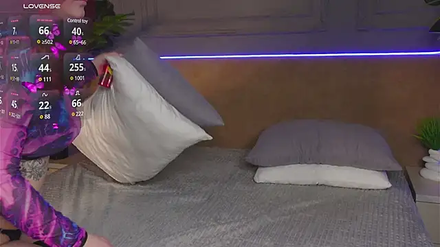 Snapshot of EnnySunrise chatting on January 2025 01:47:01 PM EnnySunrise online show from January 2025 01:47:01 PM