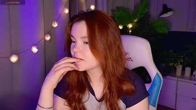 Snapshot of EnnySunrise chatting on September 2025 06:30:02 PM EnnySunrise online show from September 2025 06:30:02 PM