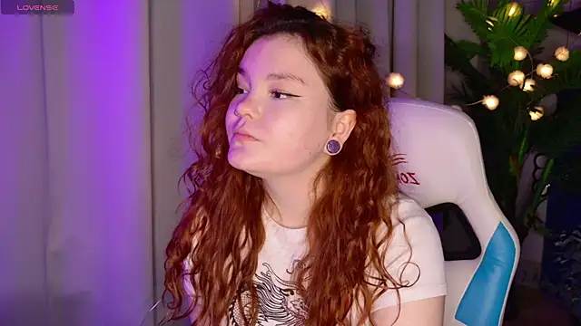 Snapshot of EnnySunrise chatting on September 2025 07:05:01 PM EnnySunrise online show from September 2025 07:05:01 PM