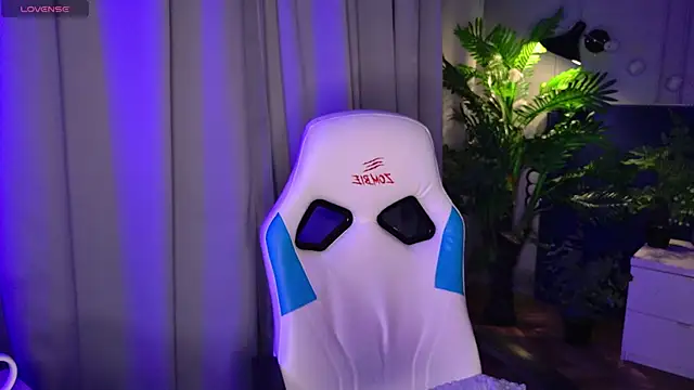 Snapshot of EnnySunrise chatting on September 2025 07:06:02 PM EnnySunrise online show from September 2025 07:06:02 PM