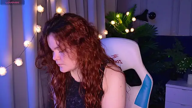 Snapshot of EnnySunrise chatting on October 2025 06:58:01 PM EnnySunrise online show from October 2025 06:58:01 PM