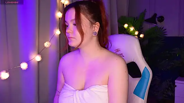 Snapshot of EnnySunrise chatting on October 2025 06:50:02 PM EnnySunrise online show from October 2025 06:50:02 PM