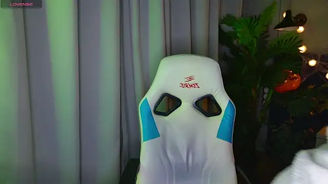 Snapshot of EnnySunrise chatting on October 2025 06:50:02 PM EnnySunrise online show from October 2025 06:50:02 PM