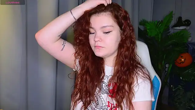 Snapshot of EnnySunrise chatting on October 2025 06:59:01 PM EnnySunrise online show from October 2025 06:59:01 PM