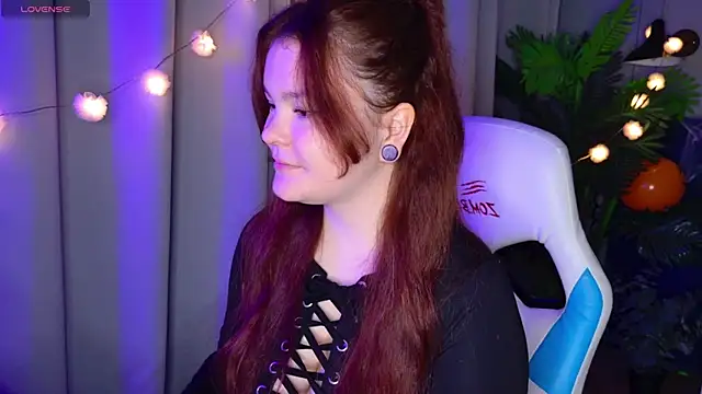 Snapshot of EnnySunrise chatting on October 2025 06:57:02 PM EnnySunrise online show from October 2025 06:57:02 PM