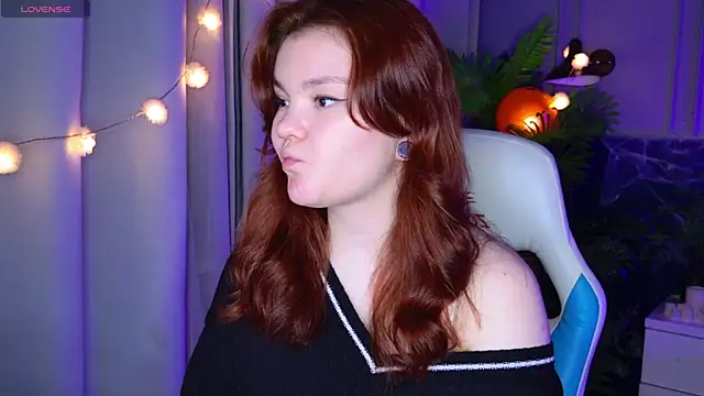 Snapshot of EnnySunrise chatting on October 2025 07:14:02 PM EnnySunrise online show from October 2025 07:14:02 PM