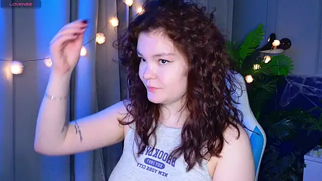 Snapshot of EnnySunrise chatting on November 2025 07:14:01 PM EnnySunrise online show from November 2025 07:14:01 PM