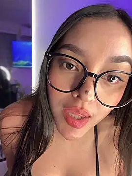 kenndall 21 online show from September 2025 02:59:01 AM