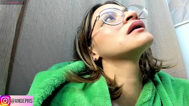 Angie Pirss online show from January 2025 01:43:02 AM