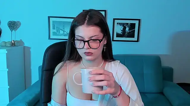 AdeliaKiss online show from January 2025 05:06:01 PM