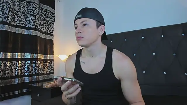 Angel Cuervo online show from January 2025 12:47:01 PM