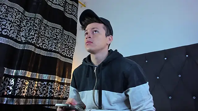 Angel Cuervo online show from January 2025 12:18:01 PM