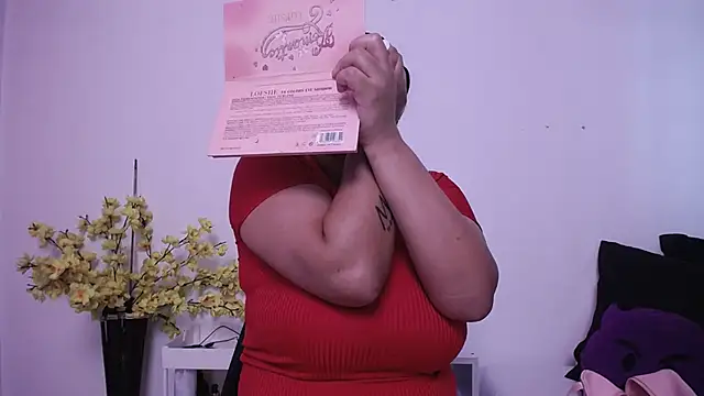 Nicol Love0 online show from February 2026 12:45:01 PM