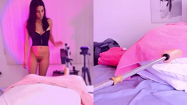 Kinky Mindy  online show from April 2026 08:00:02 PM