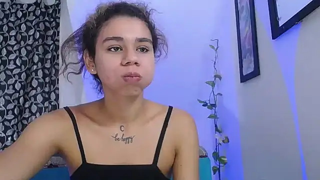 Snapshot of diamonmeli chatting on February 2025 04:24:02 PM diamonmeli online show from February 2025 04:24:02 PM