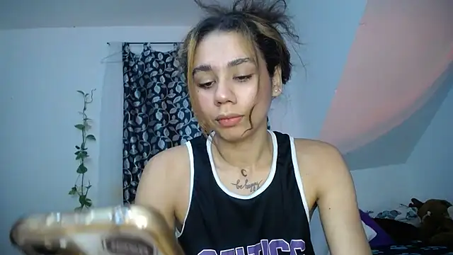 Snapshot of diamonmeli chatting on February 2025 04:53:02 PM diamonmeli online show from February 2025 04:53:02 PM