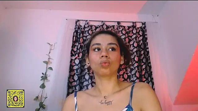 Snapshot of diamonmeli chatting on February 2025 12:49:02 PM diamonmeli online show from February 2025 12:49:02 PM