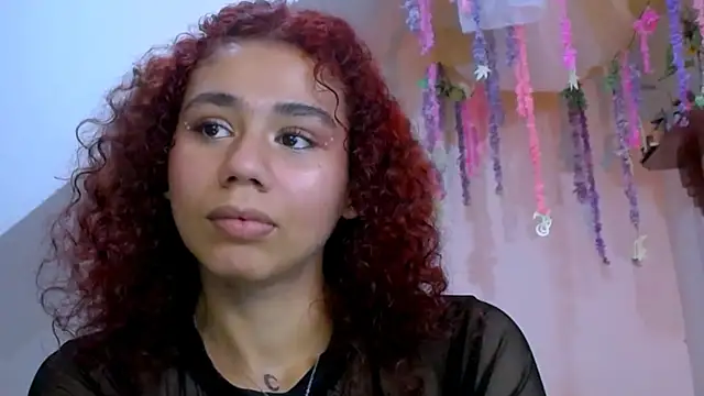 Snapshot of diamonmeli chatting on March 2025 05:33:02 PM diamonmeli online show from March 2025 05:33:02 PM