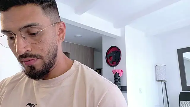 Snapshot of tony_muscle chatting on February 2026 08:02:02 PM tony muscle online show from February 2026 08:02:02 PM