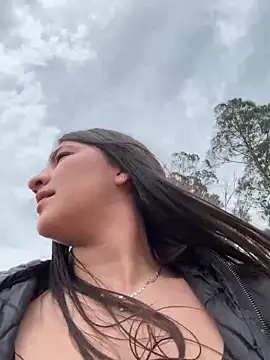 AhriCutte online show from February 2025 05:43:02 PM